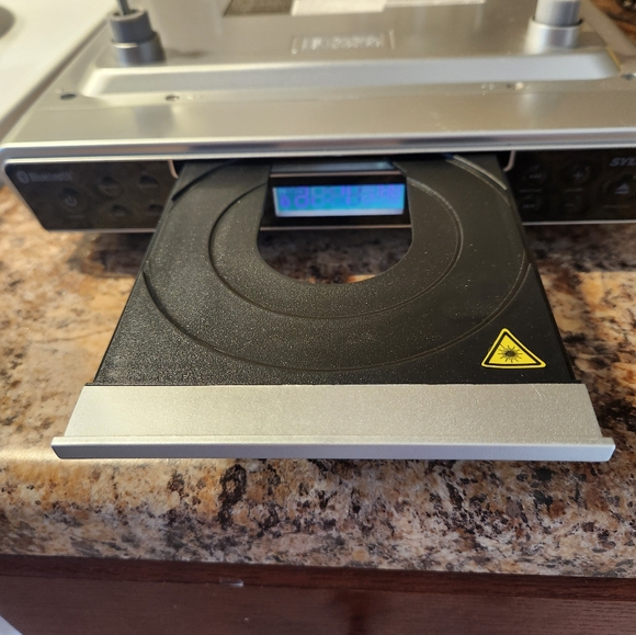 Sylvania Under Counter BLUETOOTH CD Player FM Radio (SKCR2713) **TESTED* - Picture 7 of 8